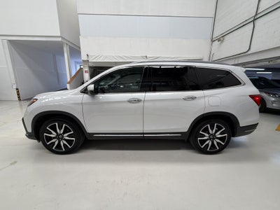 2022 Honda PILOT TOURING