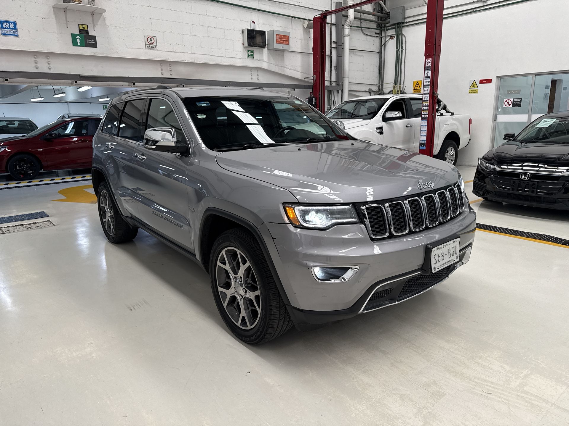 2021 Jeep GRAND CHEROKEE LIMITED LUJO V6