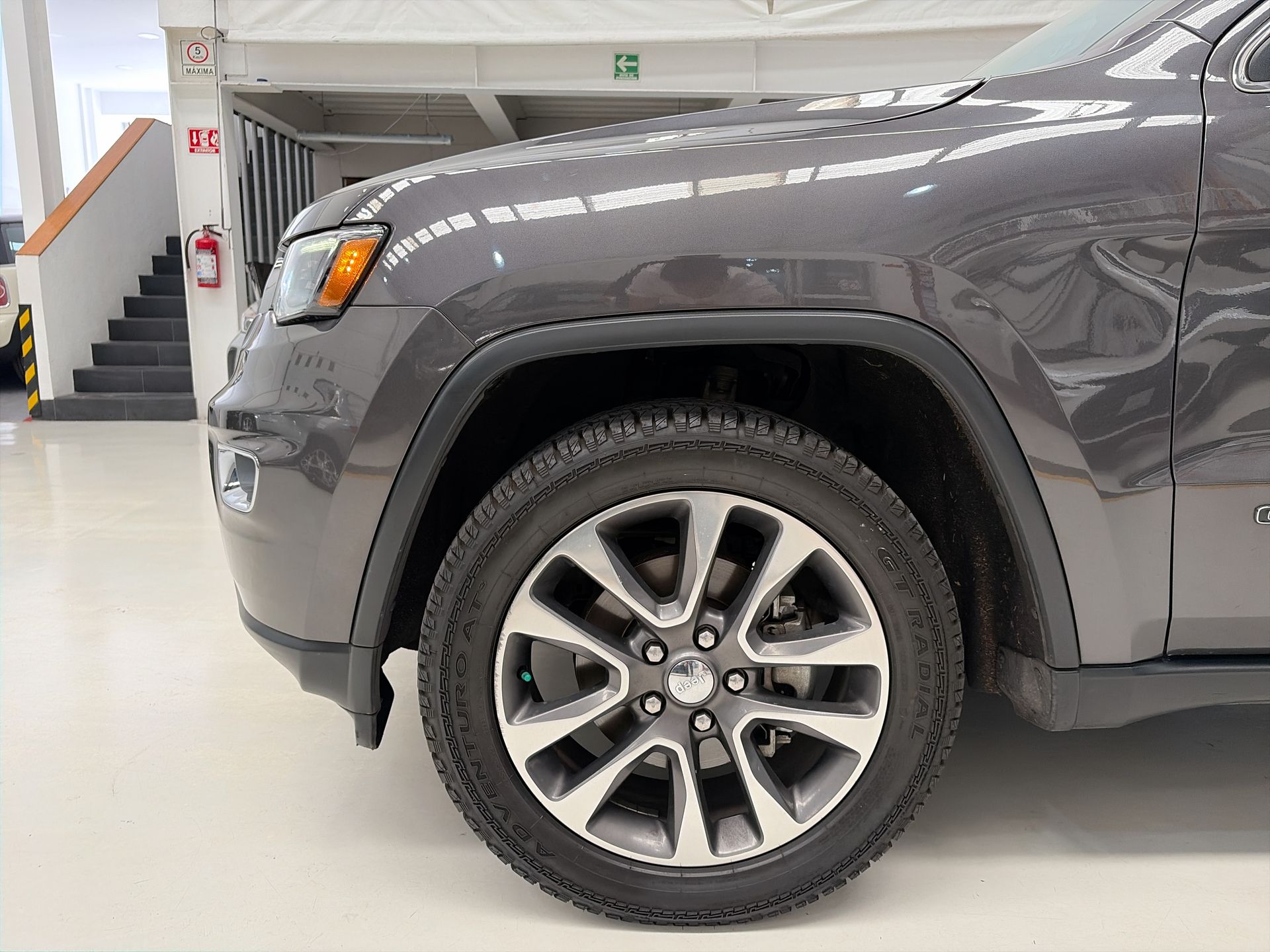 2018 Jeep GRAND CHEROKEE LIMITED LUJO V6