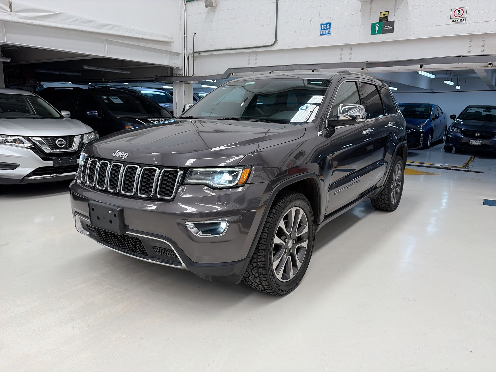 2018 Jeep GRAND CHEROKEE LIMITED LUJO V6