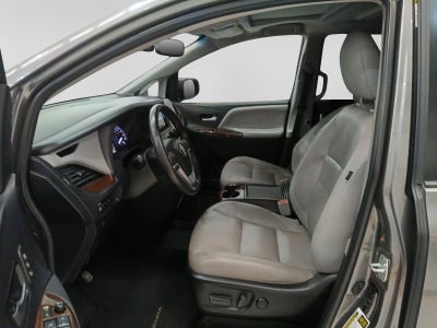 2017 Toyota SIENNA LIMITED