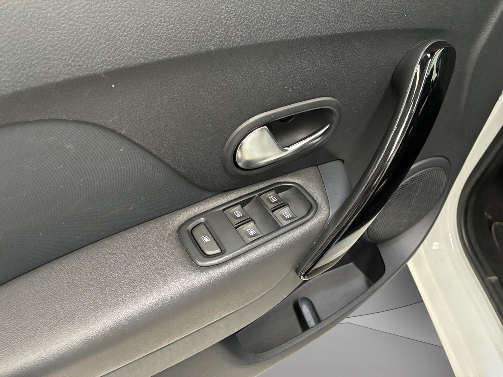 2024 RENAULT LOGAN 1.6 INTENS CVT