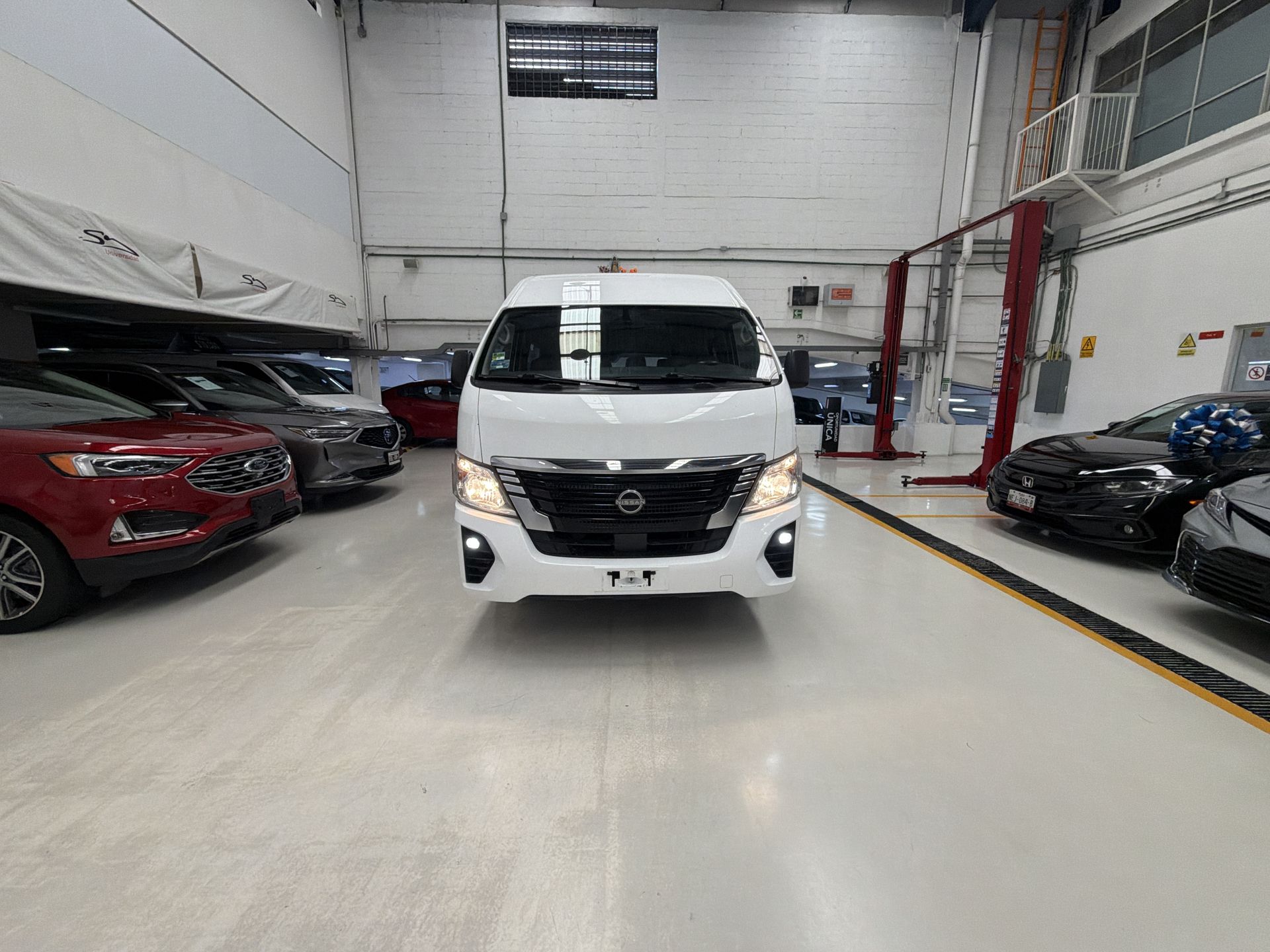 2023 Nissan URVAN 14 PASAJEROS AMPLIA AA 23