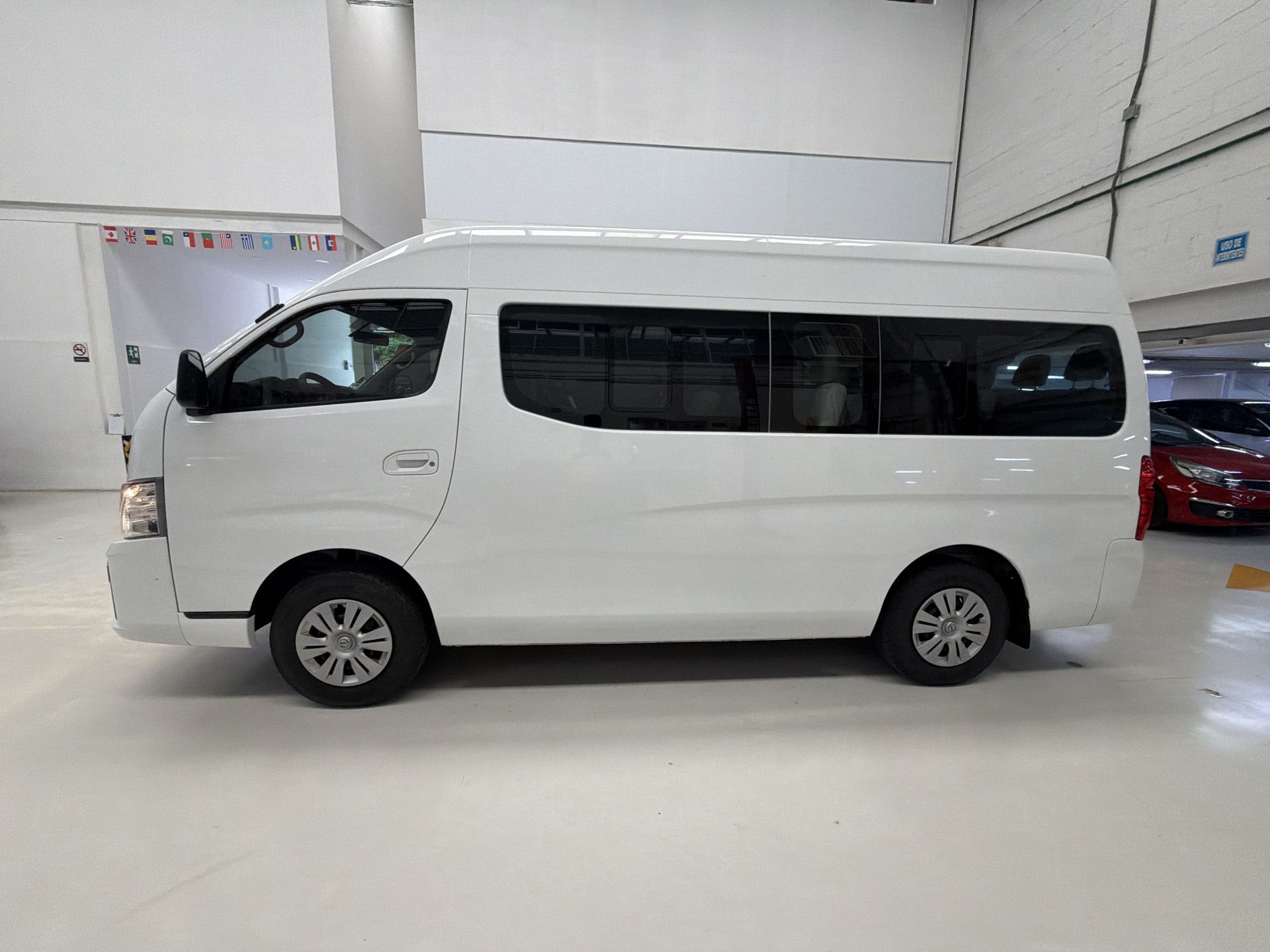 2023 Nissan URVAN 14 PASAJEROS AMPLIA AA 23