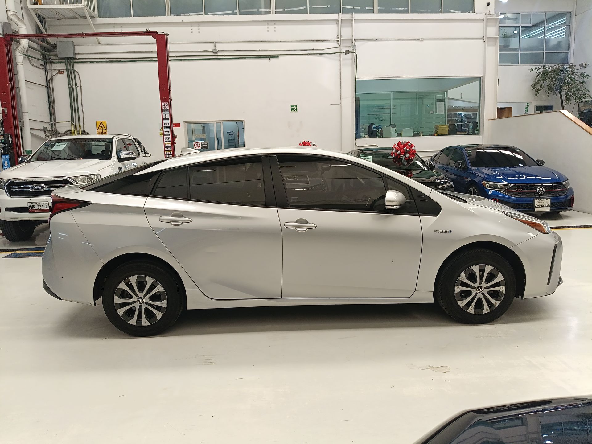 2021 Toyota PRIUS BASE BASE