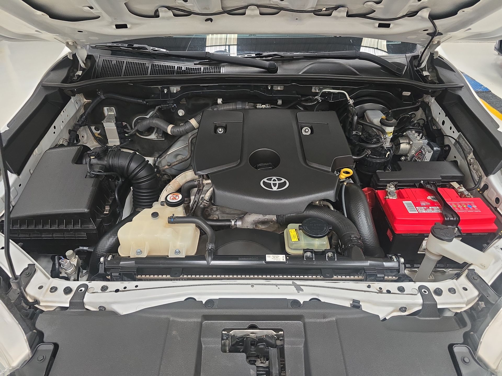 2019 Toyota HILUX 4X4 DOBLE CABINA DIESEL MT