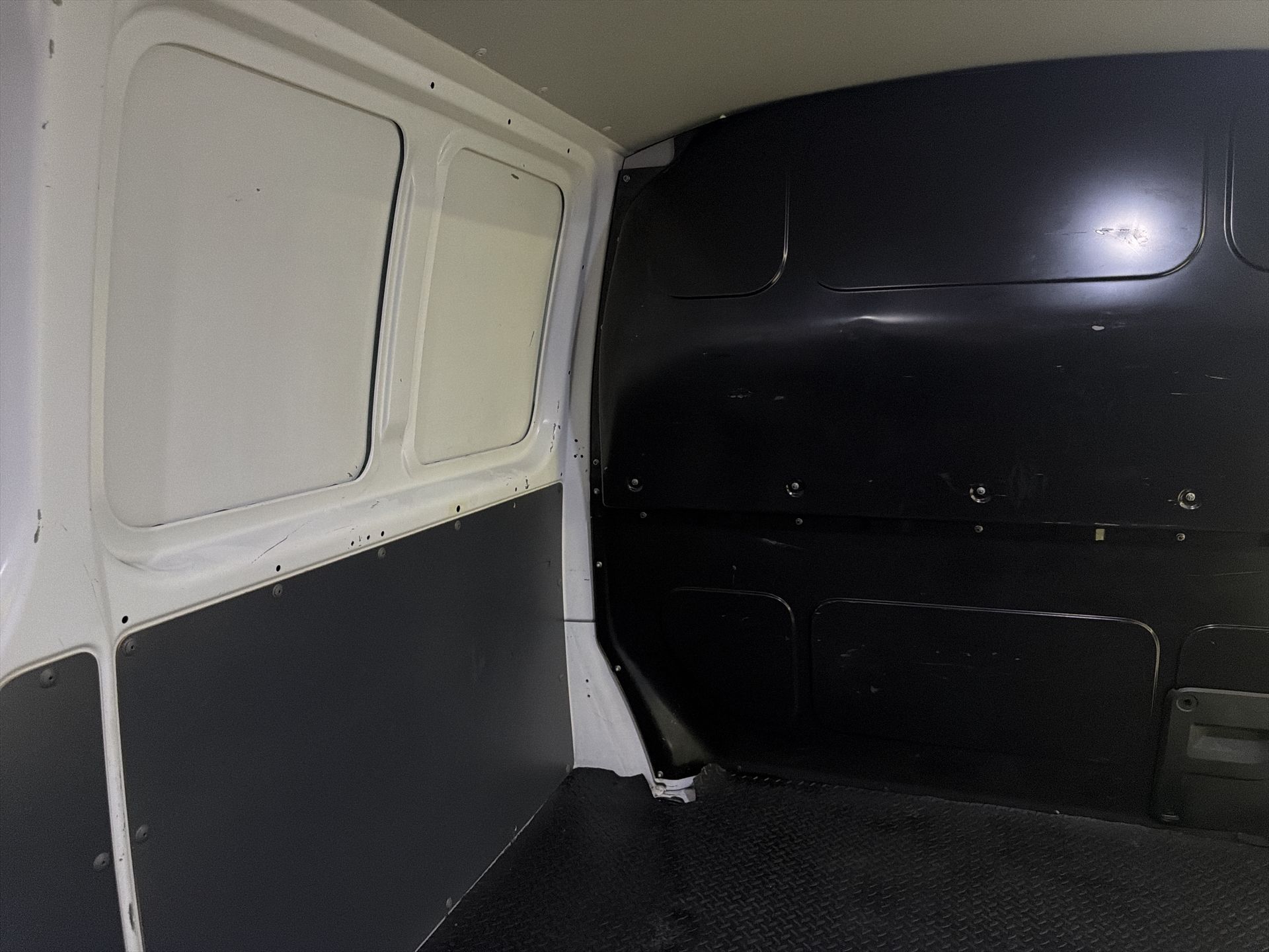 2022 Volkswagen TRANSPORTER DIESEL PANEL 6.1 CARGO VAN MT