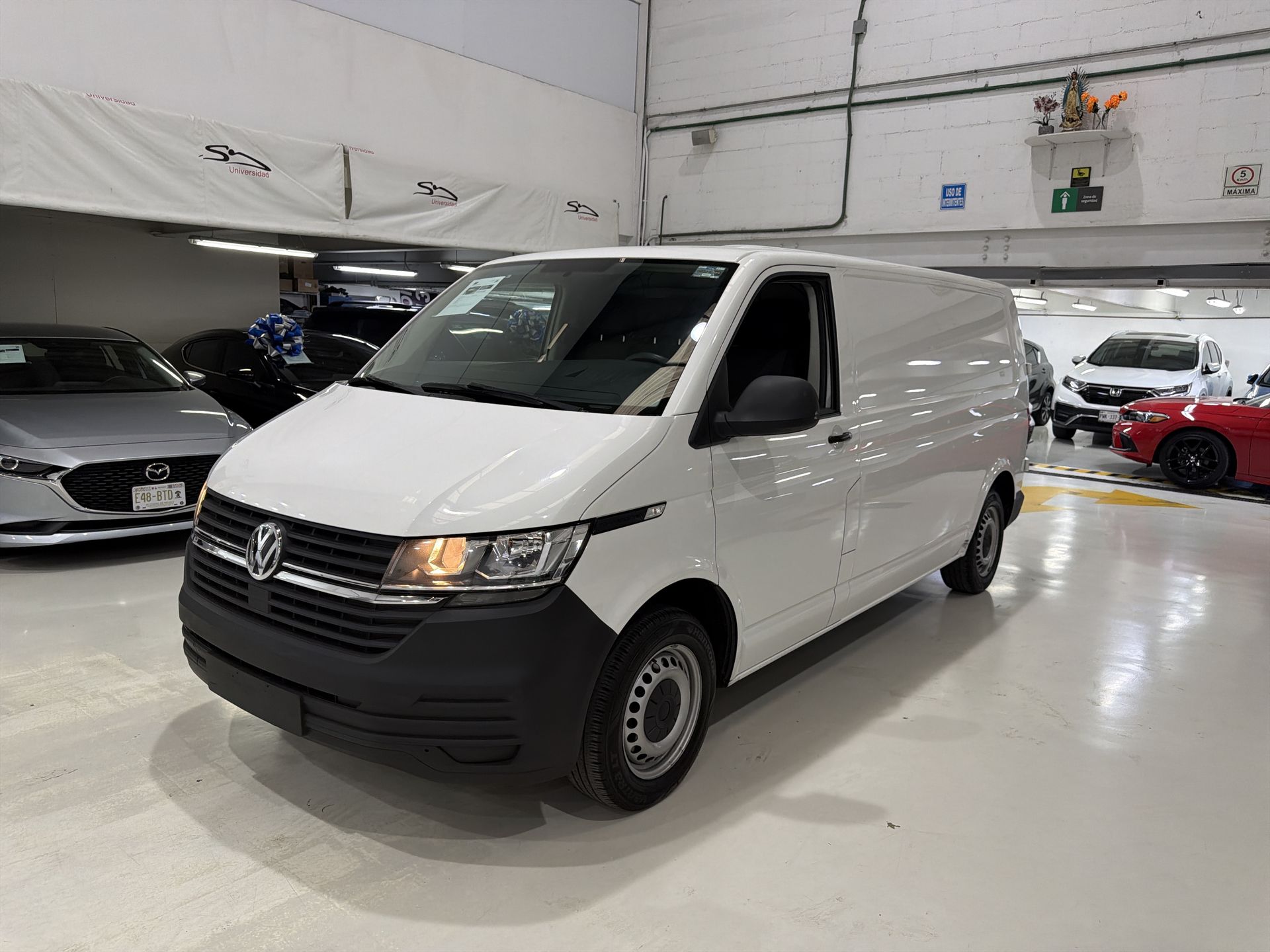 2022 Volkswagen TRANSPORTER DIESEL PANEL 6.1 CARGO VAN MT