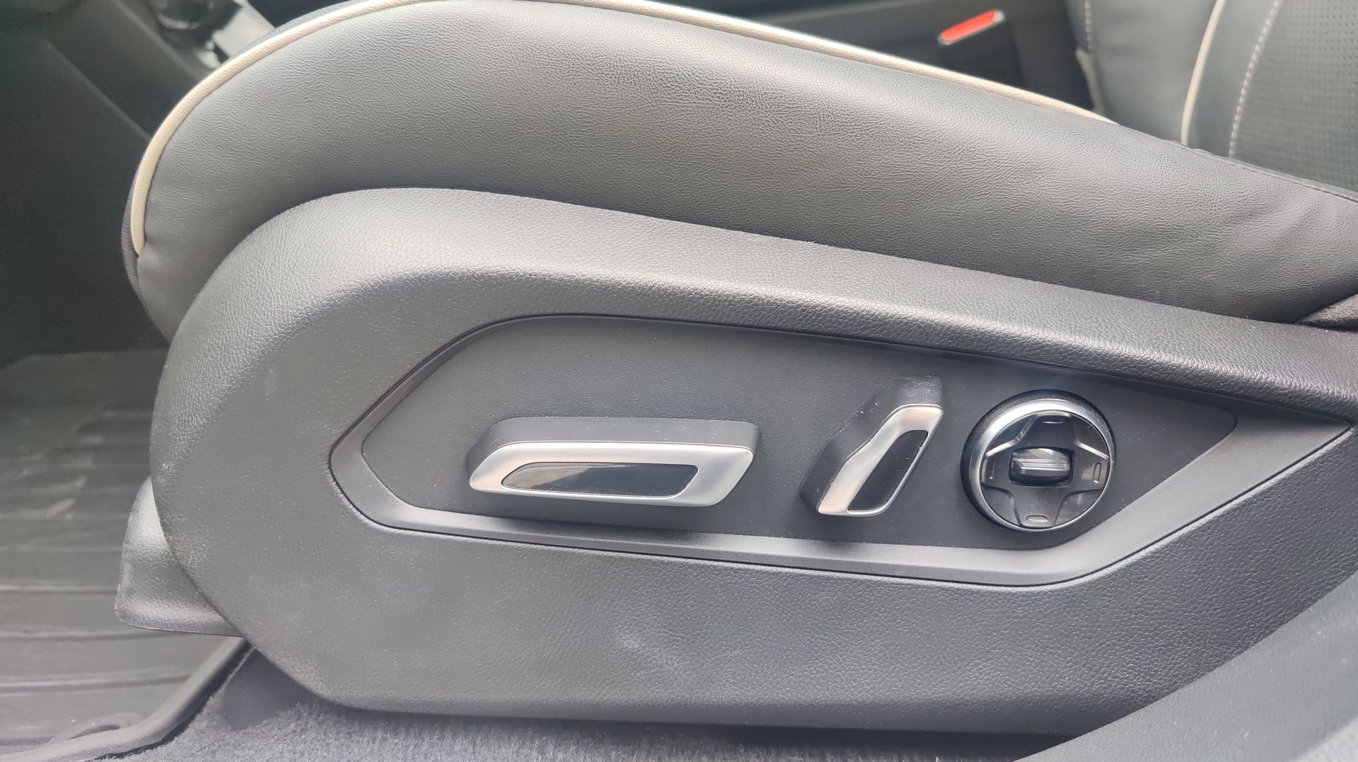 2025 Acura RDX ADVANCE