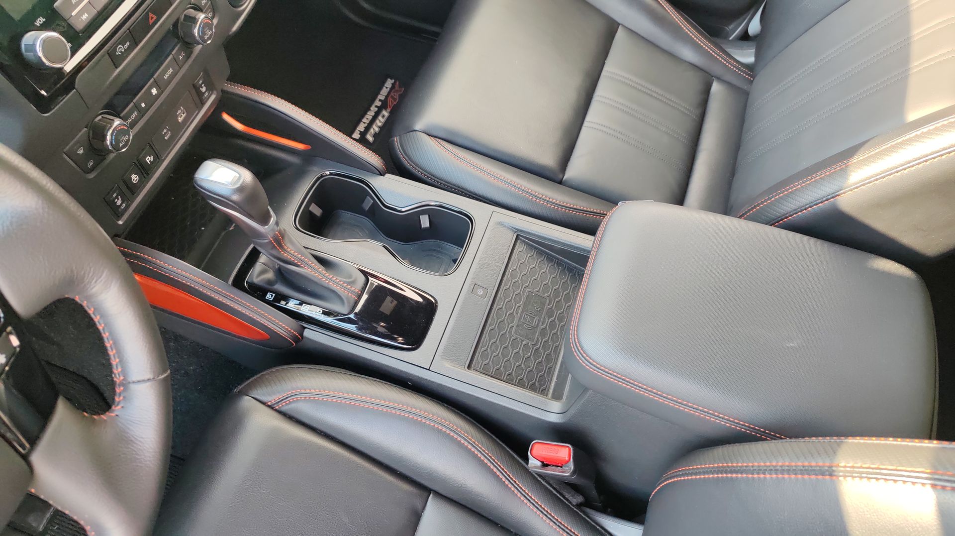 2024 Nissan FRONTIER V6 PRO-4X 24