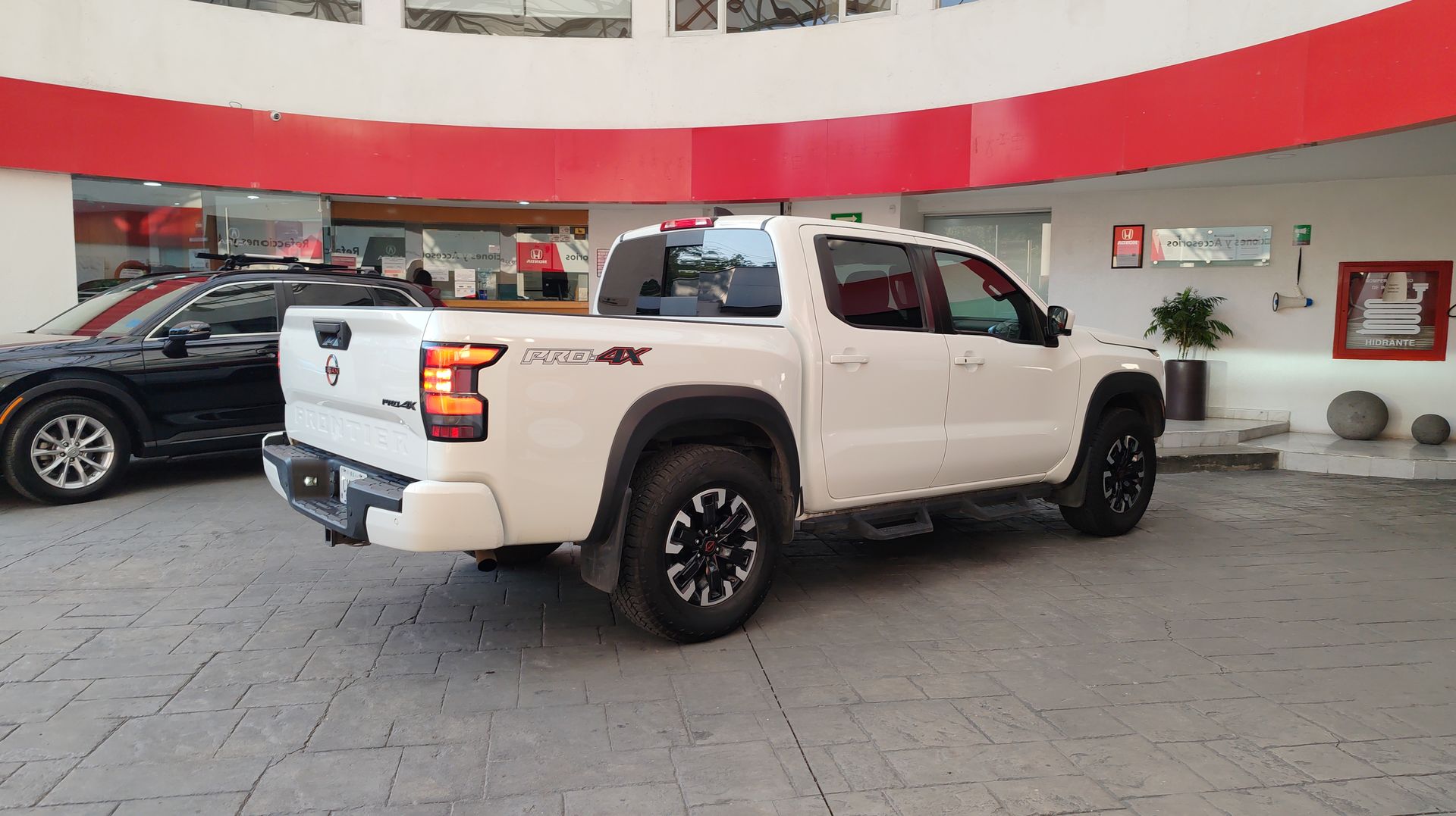2024 Nissan FRONTIER V6 PRO-4X 24
