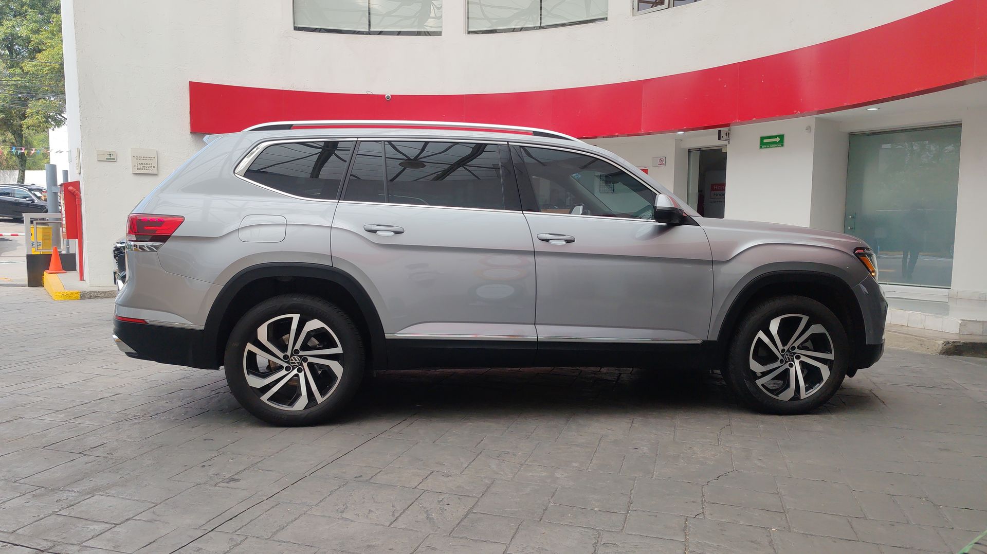 2023 Volkswagen TERAMONT HIGHLINE LONG DRIVE