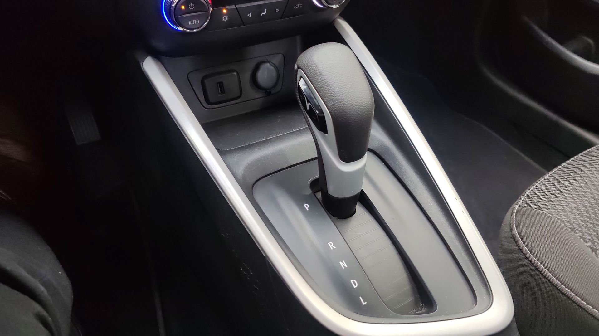 2021 Chevrolet ONIX 4 PTAS PAQ D LT LT D