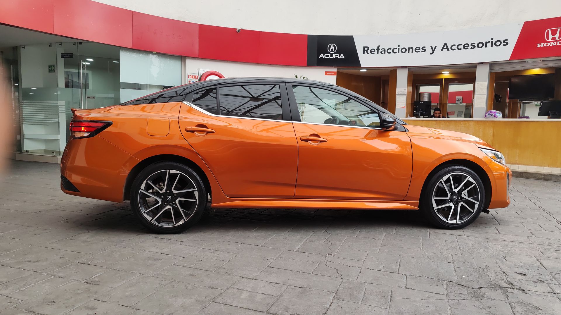 2025 Nissan SENTRA PLATINUM BITONO CVT 25