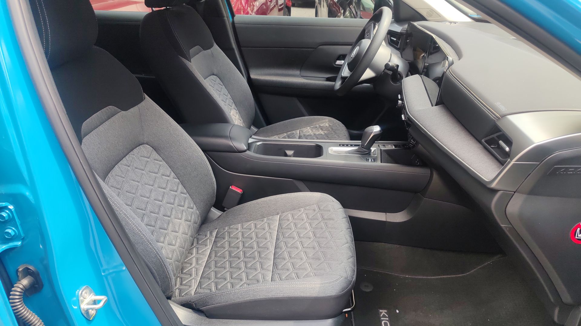 2026 Nissan KICKS ADVANCE CVT 26
