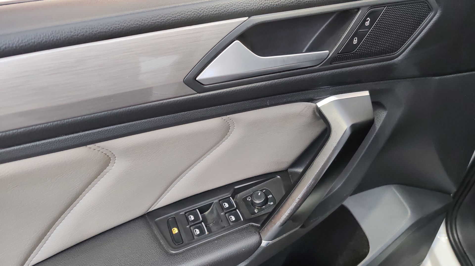 2019 Volkswagen TIGUAN TIGUAN COMFORTLINE