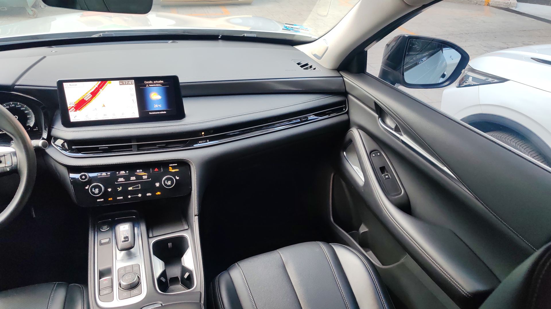 2023 INFINITI QX60 3.5L LUXE AWD 23