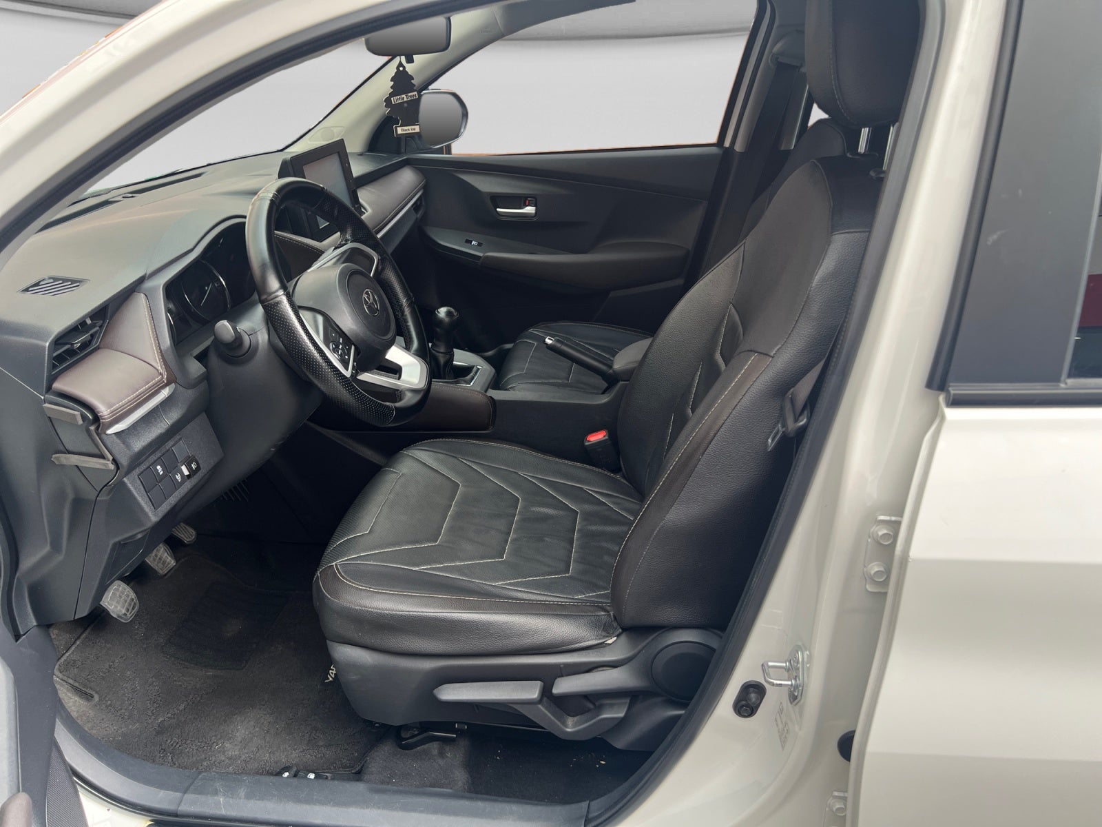 2023 Toyota YARIS S MT