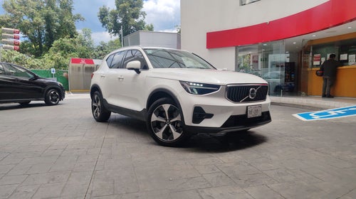 2023 Volvo XC40 ULTIMATE B4 MILD HYBRID